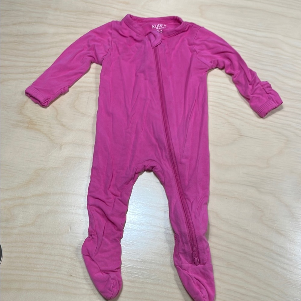 Kyte BABY Hot Pink Footed One-Piece Sleeper